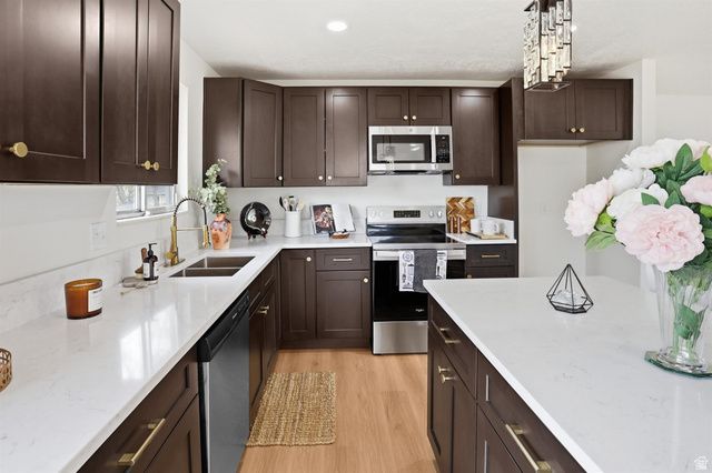 2599 E JONI DR, Layton, UT 84040