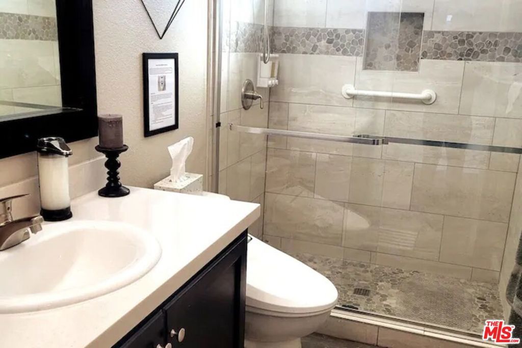 Image 10 of property listing at 5176 Sunfair Road, Joshua Tree, CA 92252