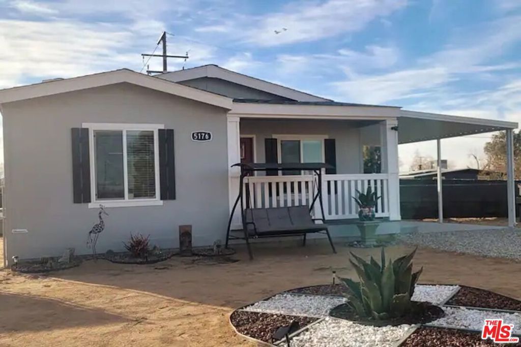 Image 2 of property listing at 5176 Sunfair Road, Joshua Tree, CA 92252