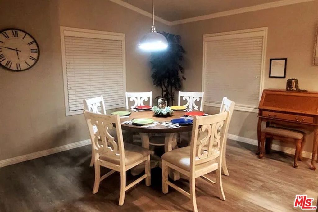 Image 5 of property listing at 5176 Sunfair Road, Joshua Tree, CA 92252