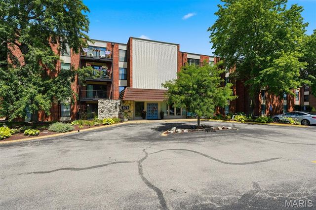 578 Sarah Lane 206, St Louis, MO 63141