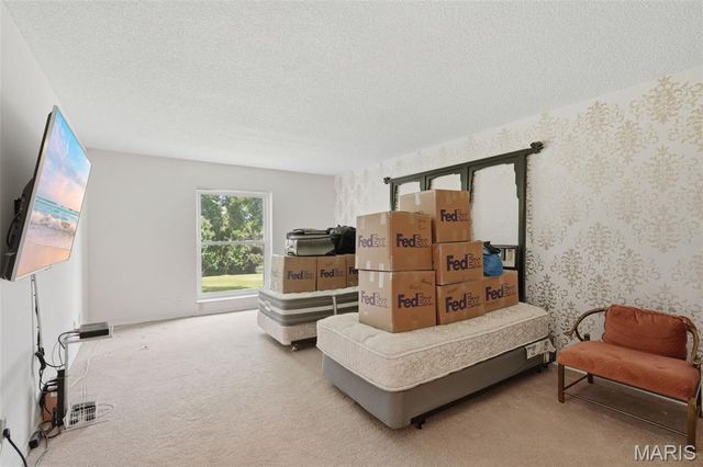 578 Sarah Lane 206, St Louis, MO 63141