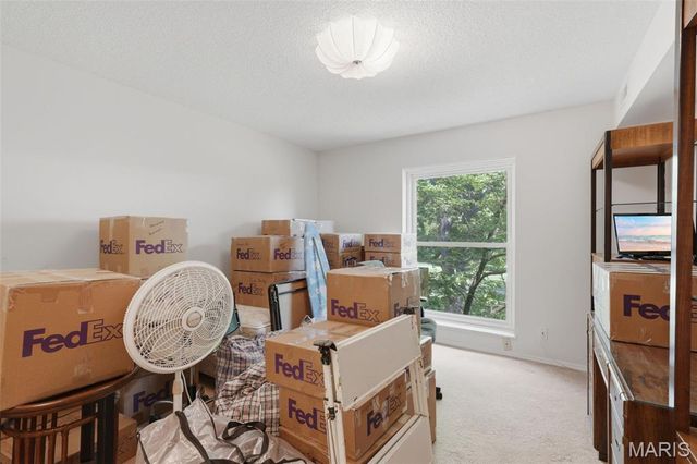 578 Sarah Lane 206, St Louis, MO 63141