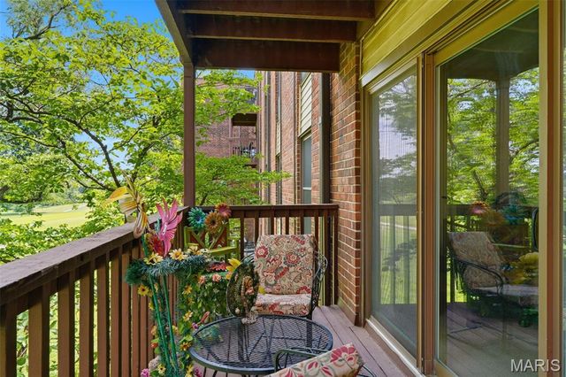 578 Sarah Lane 206, St Louis, MO 63141