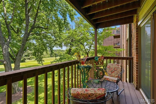 578 Sarah Lane 206, St Louis, MO 63141