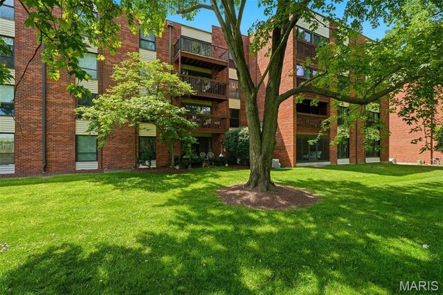 578 Sarah Lane 206, St Louis, MO 63141