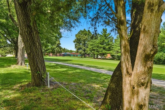 578 Sarah Lane 206, St Louis, MO 63141