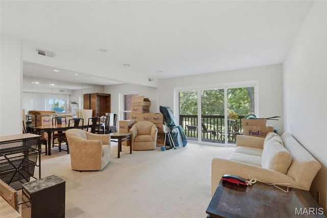 578 Sarah Lane 206, St Louis, MO 63141