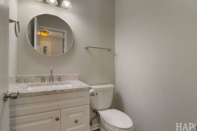 404 Lowell Drive 404, South Elgin, IL 60177