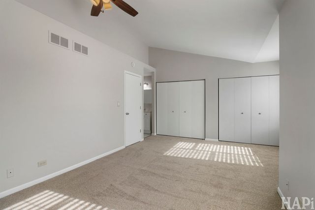 404 Lowell Drive 404, South Elgin, IL 60177