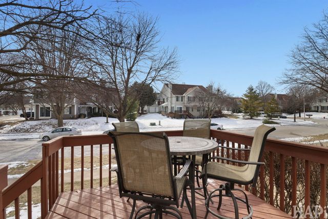 404 Lowell Drive 404, South Elgin, IL 60177