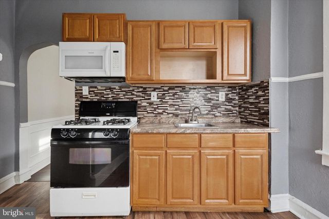 6034 N BROAD ST, Philadelphia, PA 19141