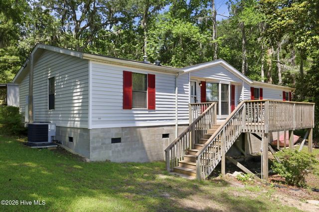 1045 River Road, Blounts Creek, NC 27814