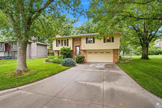 1313 Brighton Road, Manhattan, KS 66503
