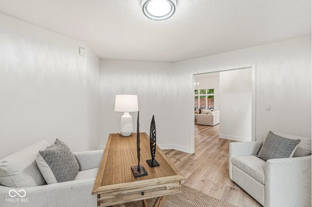 7833 Clearwater Cove Drive, Indianapolis, IN 46240