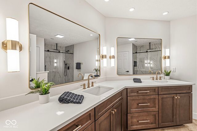 7833 Clearwater Cove Drive, Indianapolis, IN 46240