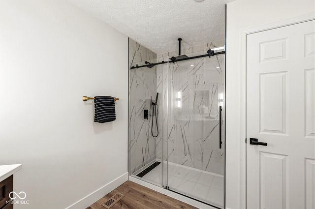 7833 Clearwater Cove Drive, Indianapolis, IN 46240