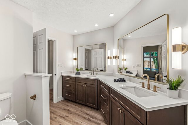 7833 Clearwater Cove Drive, Indianapolis, IN 46240