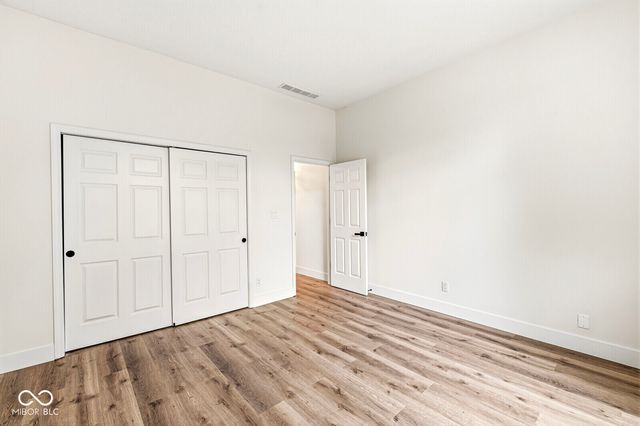 7833 Clearwater Cove Drive, Indianapolis, IN 46240