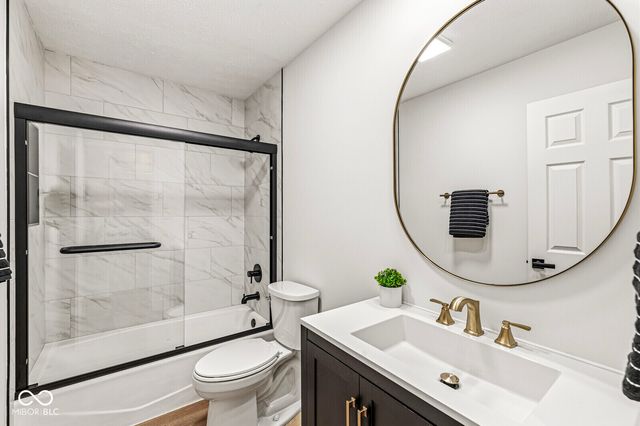 7833 Clearwater Cove Drive, Indianapolis, IN 46240