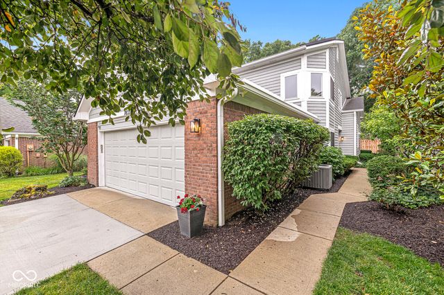7833 Clearwater Cove Drive, Indianapolis, IN 46240