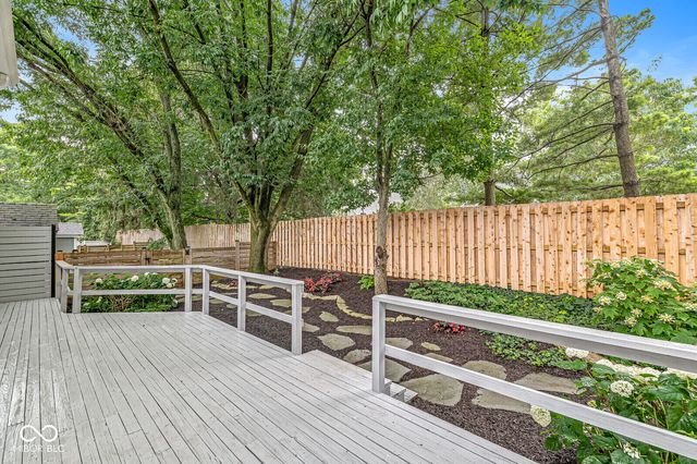 7833 Clearwater Cove Drive, Indianapolis, IN 46240