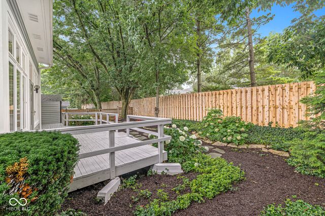 7833 Clearwater Cove Drive, Indianapolis, IN 46240