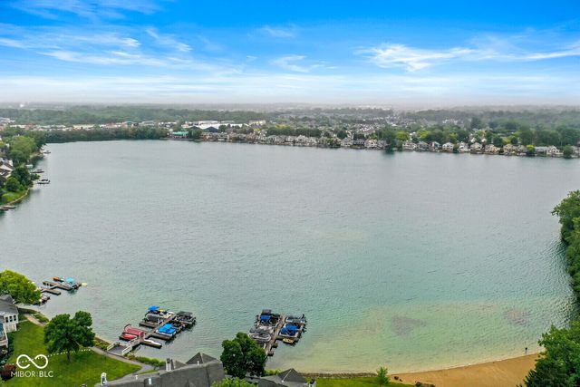 7833 Clearwater Cove Drive, Indianapolis, IN 46240