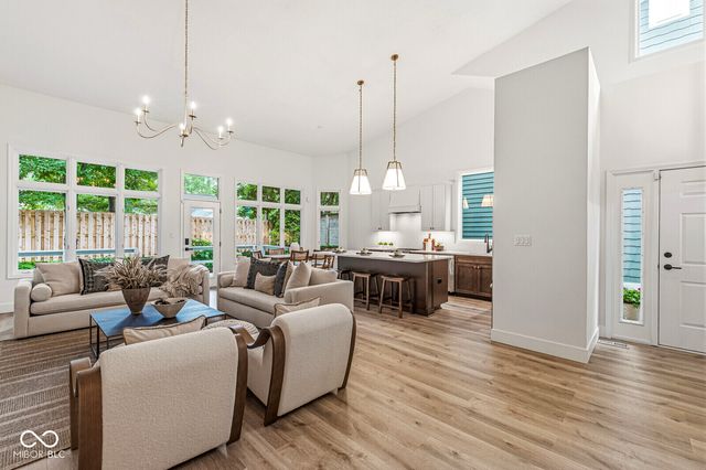 7833 Clearwater Cove Drive, Indianapolis, IN 46240
