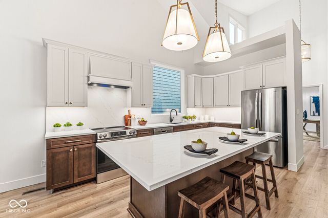 7833 Clearwater Cove Drive, Indianapolis, IN 46240
