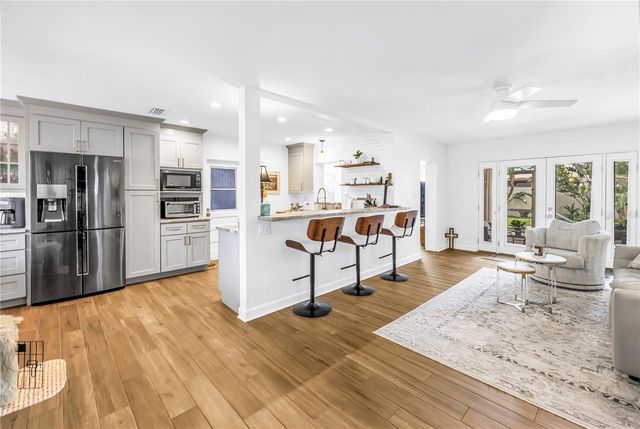 4201 27TH AVENUE N, St Petersburg, FL 33713