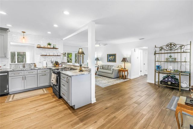 4201 27TH AVENUE N, St Petersburg, FL 33713