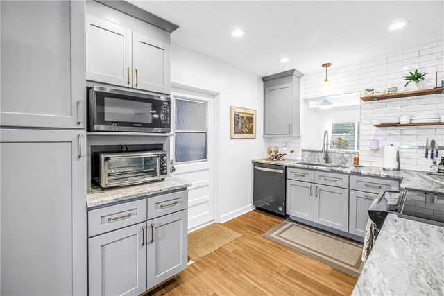 4201 27TH AVENUE N, St Petersburg, FL 33713