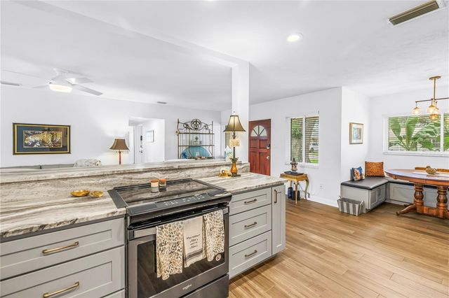 4201 27TH AVENUE N, St Petersburg, FL 33713