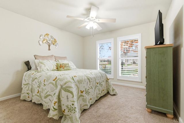 2504 N Kensington Way, Hanford, CA 93230