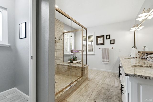 2504 N Kensington Way, Hanford, CA 93230