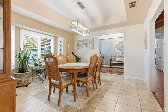 2504 N Kensington Way, Hanford, CA 93230