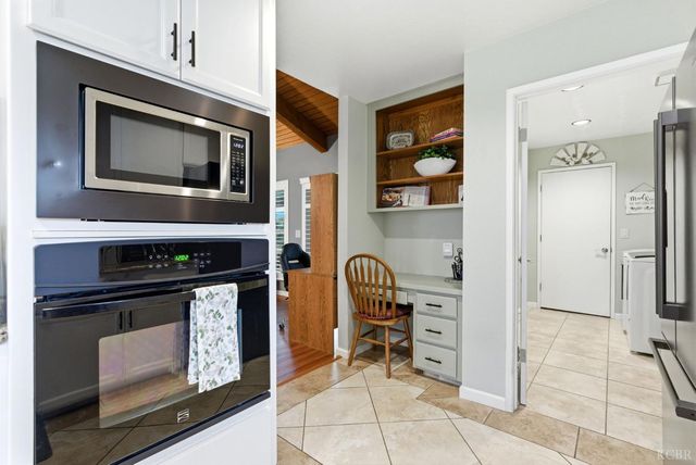 2504 N Kensington Way, Hanford, CA 93230