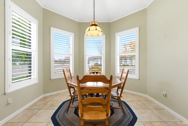 2504 N Kensington Way, Hanford, CA 93230