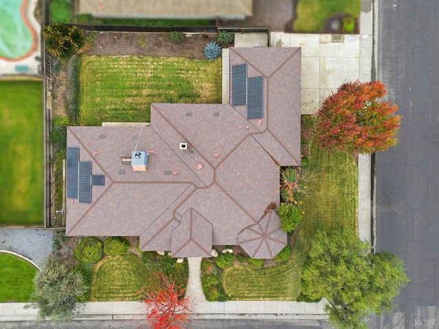 2504 N Kensington Way, Hanford, CA 93230