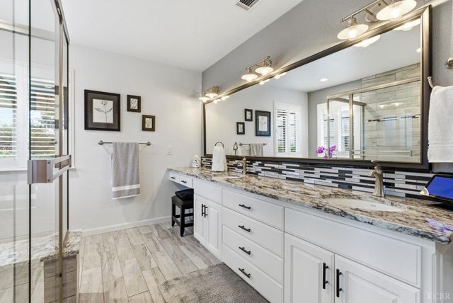 2504 N Kensington Way, Hanford, CA 93230