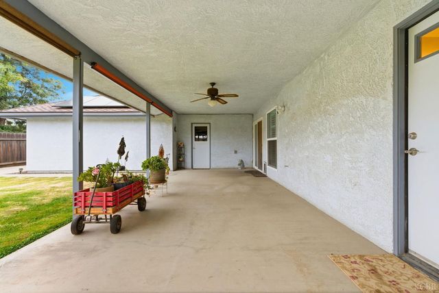 2504 N Kensington Way, Hanford, CA 93230