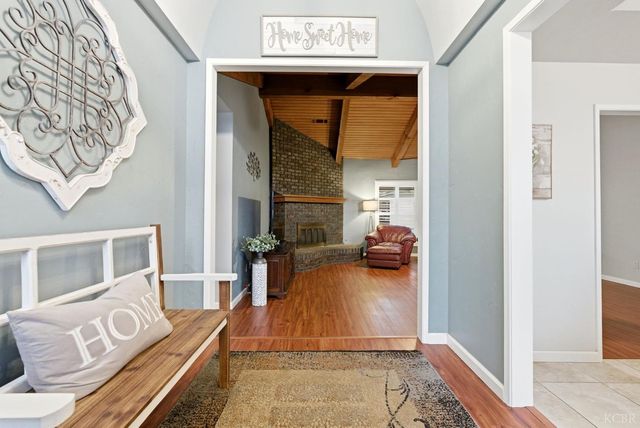 2504 N Kensington Way, Hanford, CA 93230