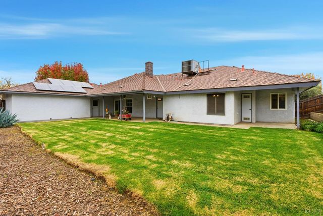 2504 N Kensington Way, Hanford, CA 93230