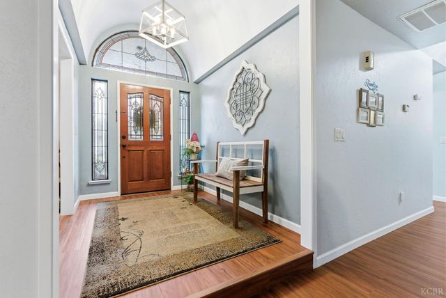 2504 N Kensington Way, Hanford, CA 93230