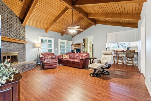 2504 N Kensington Way, Hanford, CA 93230