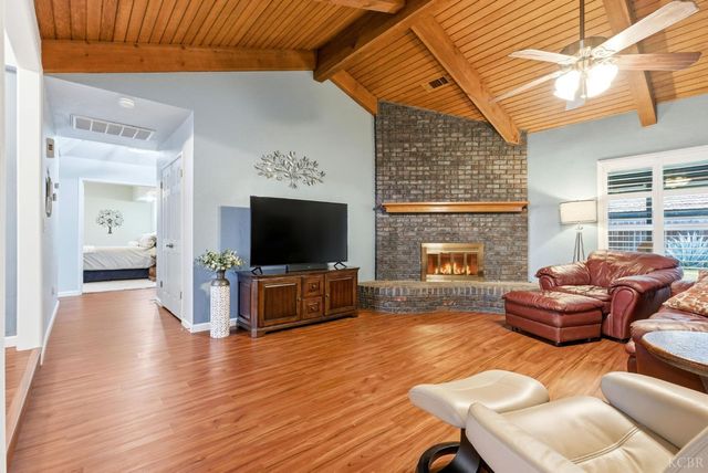 2504 N Kensington Way, Hanford, CA 93230