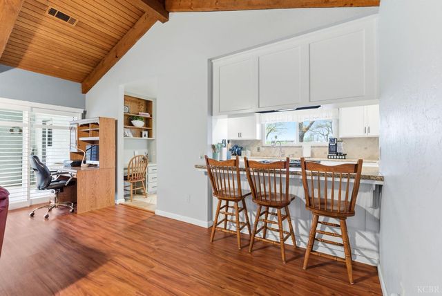 2504 N Kensington Way, Hanford, CA 93230