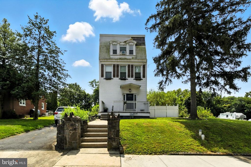 56 GREENWOOD AVE, Lancaster, PA 17603