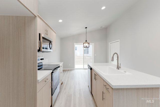 1712 N Birch St, Jerome, ID 83338